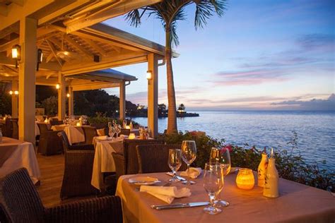 Cove Restaurant .